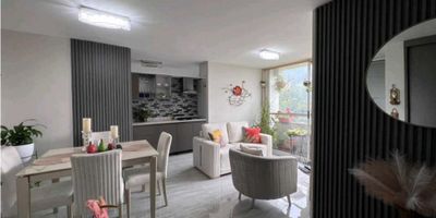 Vendo apartamento de 58 m² ubicado en Envigado, sector La Mina,el inmueble cuenta con 2 habitaciones, 2 baños, salacomedor, cocina, zona de ropas, balcón y parqueadero privado para un vehículo.

 

Zonas comunes de la urbanización: 

Piscina

Gimnasio dotado 

Zona de juegos infantiles 

Zonas verdes 

Portería 24 horas 
