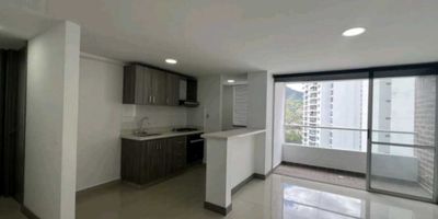 Vendo apartamento de 67 mÂ² ubicado en el municipio de ItagÃ¼Ã­, sector suramÃ©rica.Comodidades del inmueble:-2 Habitaciones.-2 baÃ±os.-Salacomedor.-Cocina.-Zona de ropas.-Balcon.-Parqueadero privado para un vehÃ­culo.-Cuarto Ãºtil.Zonas comunes de la urbanizaciÃ³n:-Piscina.-Jacuzzi.-Turco y Sauna.-Salon Social.-Gimnasio.-Zona de juegos infantiles.-Porteria 24 horas.Cercano a: Mall SuramÃ©rica.Inmueble libre de hipoteca y gravÃ¡menes.