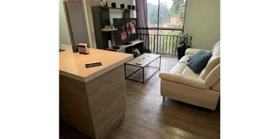Vendo apartamento de 42 mÂ² ubicado en La Estrella, sector La Tablaza:Comodidades del inmueble:â¢2 Habitaciones.â¢1 BaÃ±o.â¢Salacomedor.â¢Cocina.â¢Zona de ropas.â¢Cuarto Util.Inmueble con parqueadero comÃºn.Zonas comunes de la urbanizaciÃ³n:â¢Piscina.â¢Cancha mÃºltiple.â¢Salon social.â¢Sendero ecolÃ³gico.â¢Zonas verdes.â¢Zona de juegos infantiles.â¢Porteria 24 horas.Cercano a: Colegio Canadiense.InformaciÃ³n importante:â¢Administracion: $170.000 mensual.â¢Predial: $250.000 anualApartamento libre de hipotecas y o gravÃ¡menes.
