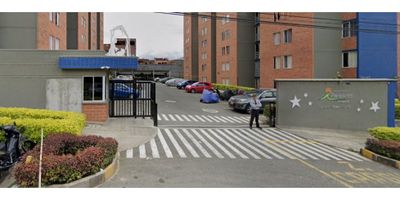 Cuenta con un área de 56m2 3 alcobas con closet 2 baños sala comedor cocina integral zona de ropa calentador de agua, Parqueadero Privado, P.H

 

La unidad cuenta con portería las 24 horas salón comunal, piscina de niños y adultos zona de BBQ, y parqueadero para visitantes

 

Muy buena iluminación supermercado e iglesia excelente transporte público alimentador del metro sector muy tranquilo para vivir.
