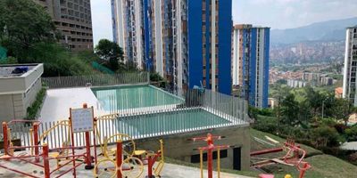 Vendo apartaestudio de 38 mÂ² ubicado en Calasanz parte alta: Comodidades del inmueble:-1 HabitaciÃ³n.-1 BaÃ±o.-Salacomedor.-Cocina.-Zona de ropas.Estudio Ã³ segunda habitaciÃ³n-Parqueadero privado para un vehÃ­culo.-Cuarto Ãtil.Zonas comunes de la urbanizaciÃ³n:- Piscina.- Turco.- SalÃ³n social.- SalÃ³n de juegos.- Zona de coworking.- Zona de juegos infantiles.- Zonas verdes.- Sendero ecolÃ³gico.- PorterÃ­a 24 horas.Cercano a: Mall Santana.