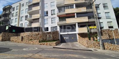 Diseño moderno y elegante te ofrece un estilo de vida sofisticado. Ubicado al Oeste de Cali en el Barrio Normandía, es perfecto para quienes buscan un hogar amplio y cómodo para vivir en familia. Con vías de acceso rápidas tendrás todo lo quue neceistes a tu alcance. Garaje para 2 carros