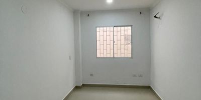 Casa disponible para arriendo en el barrio Villa Campestre, cerda de minimercados, Olímpica, restaurantes, tiendas de barrio, etc. Cuenta con 3 alcobas, 2 baños, sala-comedor, cocina, patio con zona de labores, terraza y garaje.
