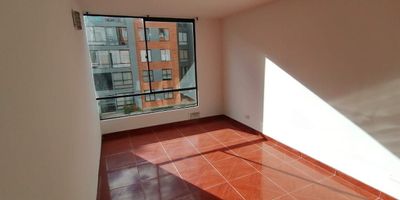 Apartamento ubicado en la zona de Hogares soacha, en unidad residencial completa torres de 6 pisos cada una con 4 apartamentos por piso. El apartamento se encuentra en el piso 3. En el podras disfrutar espacios comodos, amplios y luminosos. Cuenta con una excelente ubicacion de facil acceso a transporte publico, colegio Unidad educativa nueva america , universidad uniminuto, centro comercial ventura plaza, clinica u hospital mario gaitan, supermercado D1, ARA, gimnasio 24seven, entidad bancaria Bancolombia, facil acceso a vias principales, permitiendote estar cerca de todo lo que necesitas.