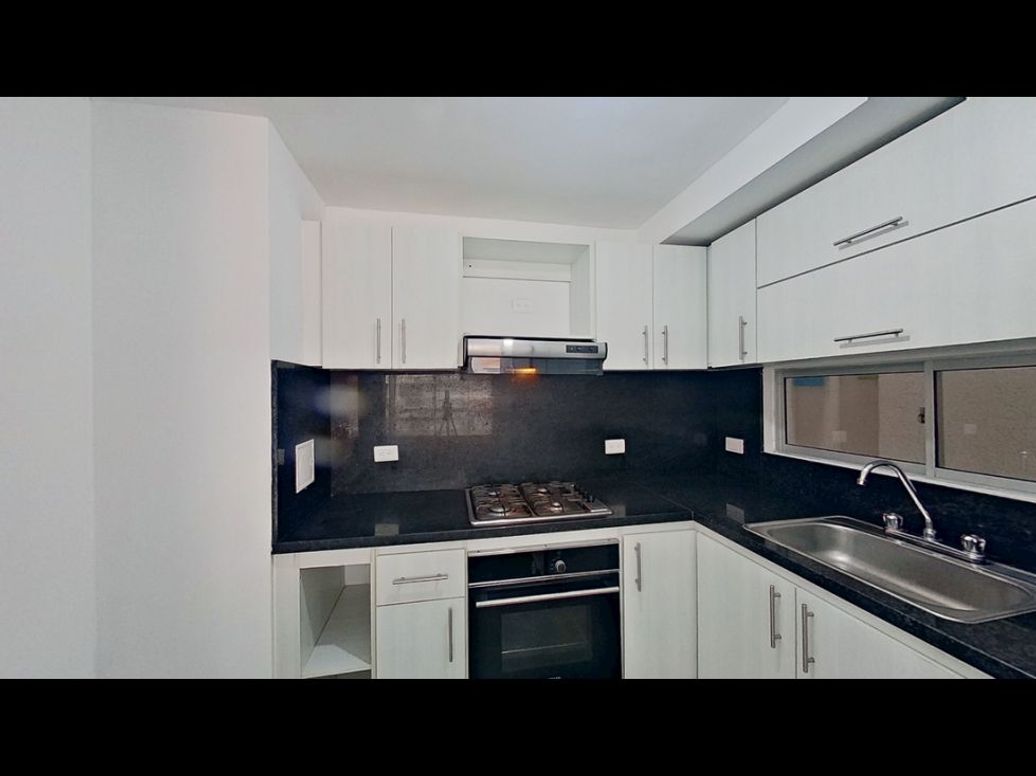 Apartamento de 3 alcobas en venta en Campo Alegre, Bogotá, 84 m² · foto 12 de 20