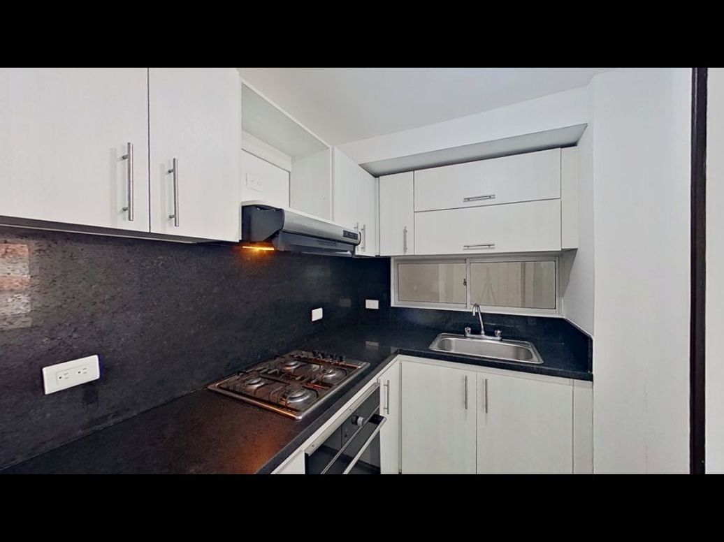 Apartamento de 3 alcobas en venta en Campo Alegre, Bogotá, 84 m² · foto 13 de 20