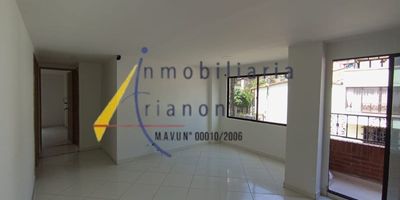 Arrendamos apartamento segundo piso ubicado en belen aliadas, cuenta con un area de 75 metros, sala comedor, 3 alcobas, 3 closet, cocina integral, red de gas, 2 baños cabinados, calentador, piso en ceramica, estrato 4.https://www.inmobiliariatrianon.com/inmueble/5937