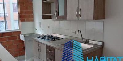 Arrienda  apartamento robledo sector santa maría , con sala comedor, 2 alcobas, 1 closets, 1 baño, cocina integral con red de gas, citófono, piso en cerámica ,parqueaderos comunes ,área40.5 metros