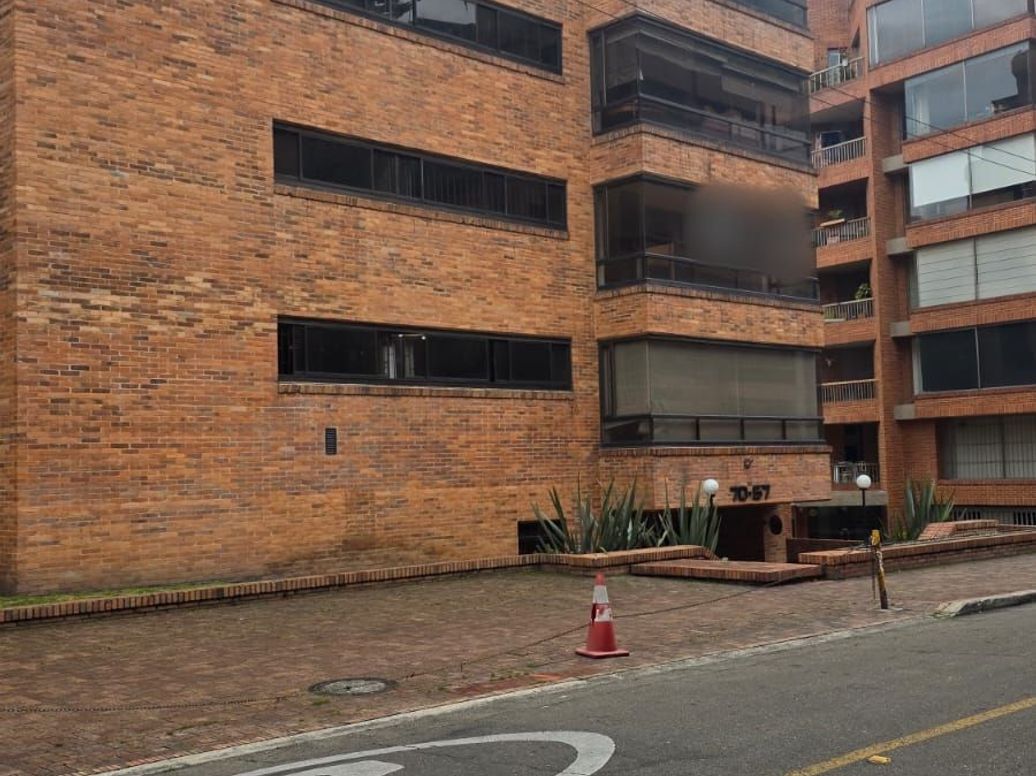 Apartamento de 4 alcobas en venta en Las Acacias, Bogotá, 247 m² · foto 2 de 20