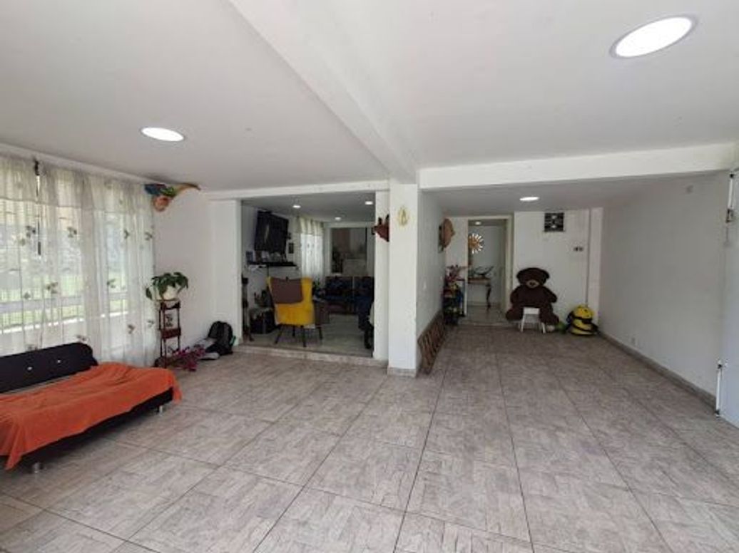 Casa de 4 alcobas en venta en El Rincón De Los Angeles, Bogotá, 200 m² · foto 2 de 20