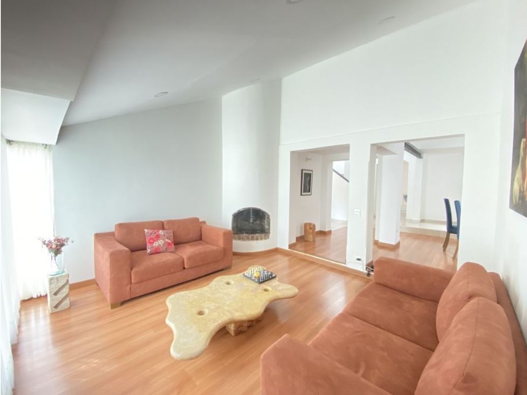 Casa de 5 alcobas en venta en Mónaco, Bogotá, 220 m² · foto 2 de 20