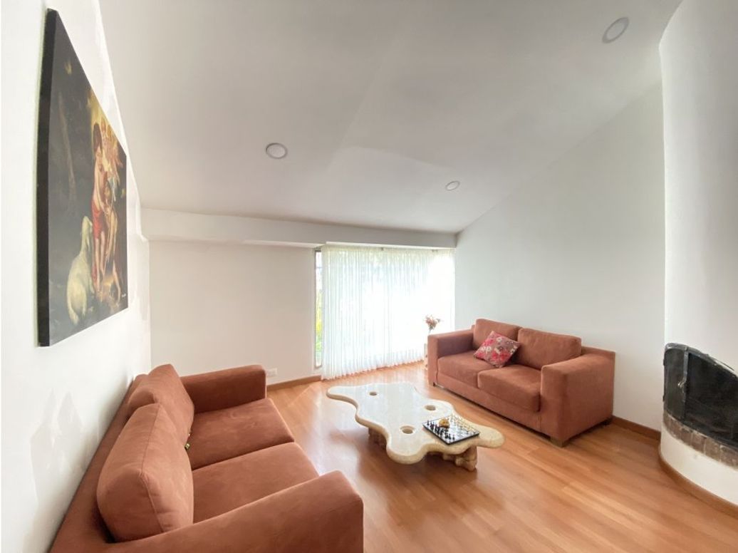 Casa de 5 alcobas en venta en Mónaco, Bogotá, 220 m² · foto 3 de 20