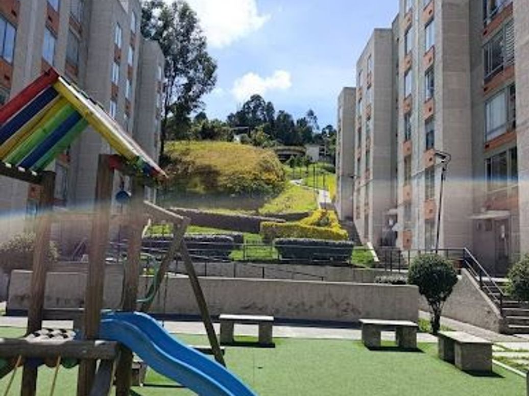 Apartamento en arriendo en Tuna Alta, Bogotá · foto 3 de 12