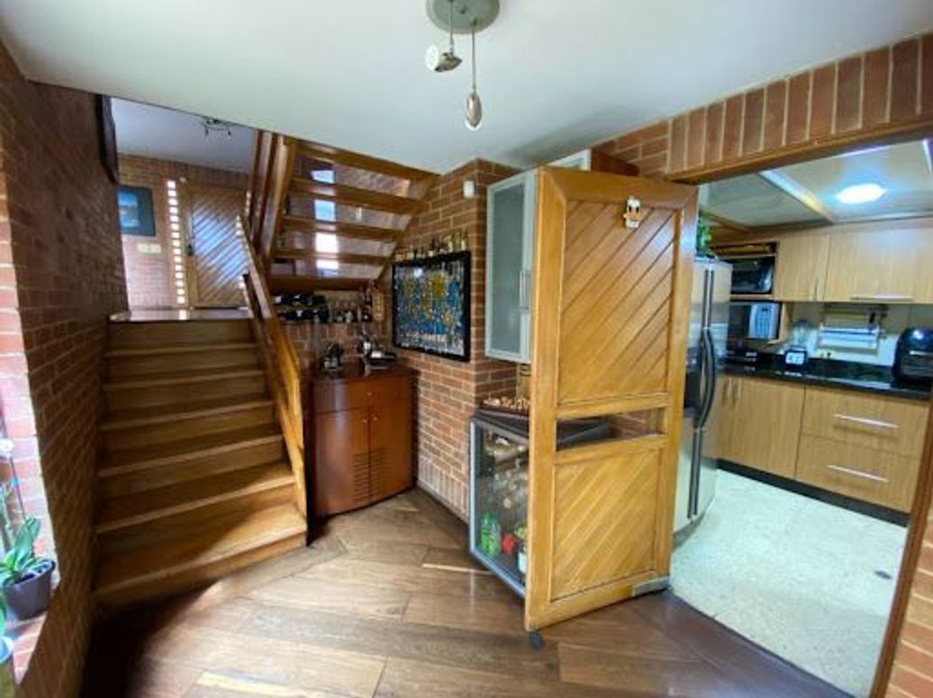 Casa de 4 alcobas en venta en Niza, Bogotá, 292 m² · foto 7 de 20