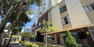 ? Apartamento moderno y funcional en Bucaramanga – ¡Listo para mudarte!

Este acogedor apartamento cuenta con una habitación principal, dos habitaciones adicionales, dos baños completos, cocina integral y un balcón ideal para relajarte.

Ubicado en un conjunto cerrado con excelentes zonas sociales, donde encontrarás piscina, gimnasio, sauna, baño turco, zona BBQ, juegos infantiles y ascensor.

Perfecto para quienes buscan comodidad, seguridad y calidad de vida en una de las zonas más atractivas de Bucaramanga.
? ¡Ven a conocerlo y enamórate de tu nuevo hogar!