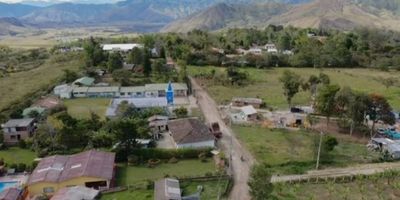 "Lote Pasizara dividido en tres lotes:

1) Lote 1 Área 397 M2

2) Lote 2 Área 403 

3) Lote 3 Área 420

Área Total 1.220 M2"