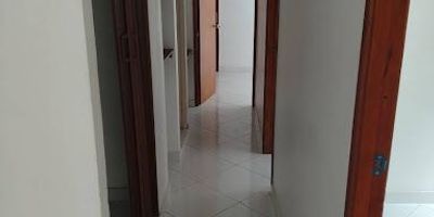 APARTAMENTO UBICADO EN EL SECTOR DE CALASANZ, CON EXCELENTES RUTAS DE BUSES BOSTON-CALASANZ Y ALIMENTADOR DEL METRO. APARTAMENTO CON 3ALCOBAS, COCINA INTEGRAL, SALA COMEDOR, ZONA DPARQUEADERO, PISO EN CERAMICA, PORTERIA 24 HORAS, PARQUE INFANTIL, PISCINA, CANCHA, ASCENSOR, SHUT DE BASURAS.