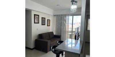 Código 9592FR439

Vive con comodidad, vista y excelente ubicación en este moderno apartamento de 65 m², ubicado en  la reconocida Urbanización Hacienda Niquía, a solo pasos de centros comerciales, transporte y la estación del metro.

✨ Características principales:


 
 ?️ 3 habitaciones, la principal con baño privado
 
 
 ? 2 baños completos
 
 
 ? Cocina integral con extractor, moderna y funcional
 
 
 ?️ Sala–comedor amplia e iluminada
 
 
 ? Parqueadero privado #128, ubicado junto al ascensor
 
 
 ? Administración: $240.000 mensuales
 
 
 ? Área total: 65 m²
 
 
 ? Piso alto (26) con excelente vista y ventilación
 


? Precio: $375.000.000

Esta propiedad combina ubicación, confort y valorización. Ideal para quienes buscan un hogar moderno o una excelente inversión en uno de los sectores más apetecidos de Bello.
