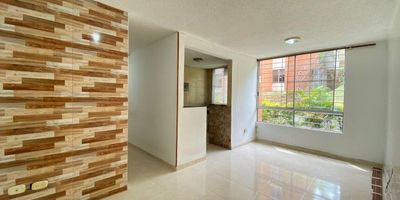 ¡TU RINCÓN PERFECTO EN EL SUR DE CALI!
¡Deja de buscar! Te presento la oportunidad de vivir cómodamente en Meléndez , el corazón del Sur.
Este acogedor apartamento es tu escape: está en un práctico Primer Piso (¡olvídate de las escaleras!) y te ofrece todo lo que necesitas para tu día a día: 2 Habitaciones y 2 Baños: Privacidad y funcionalidad garantizadas.
Parqueadero Comunitario.
Comunidad con Club: Disfruta de Piscina , canchas y juegos.
Ubicación y Vista: El Sur de Cali te regala buen ambiente y tranquilidad
Ideal para: Parejas, inversionistas o para empezar tu vida en Cali con todas las comodidades.
¡Precio y comodidad inigualables! Pregúntame por el valor y agenda tu visita hoy mismo. ¡Se va rápido!