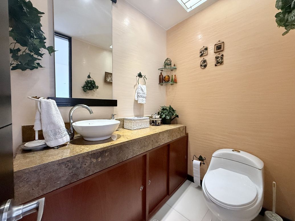 Apartamento de 3 alcobas en venta en Cjr Monet, Bogotá, 172 m² · foto 18 de 20