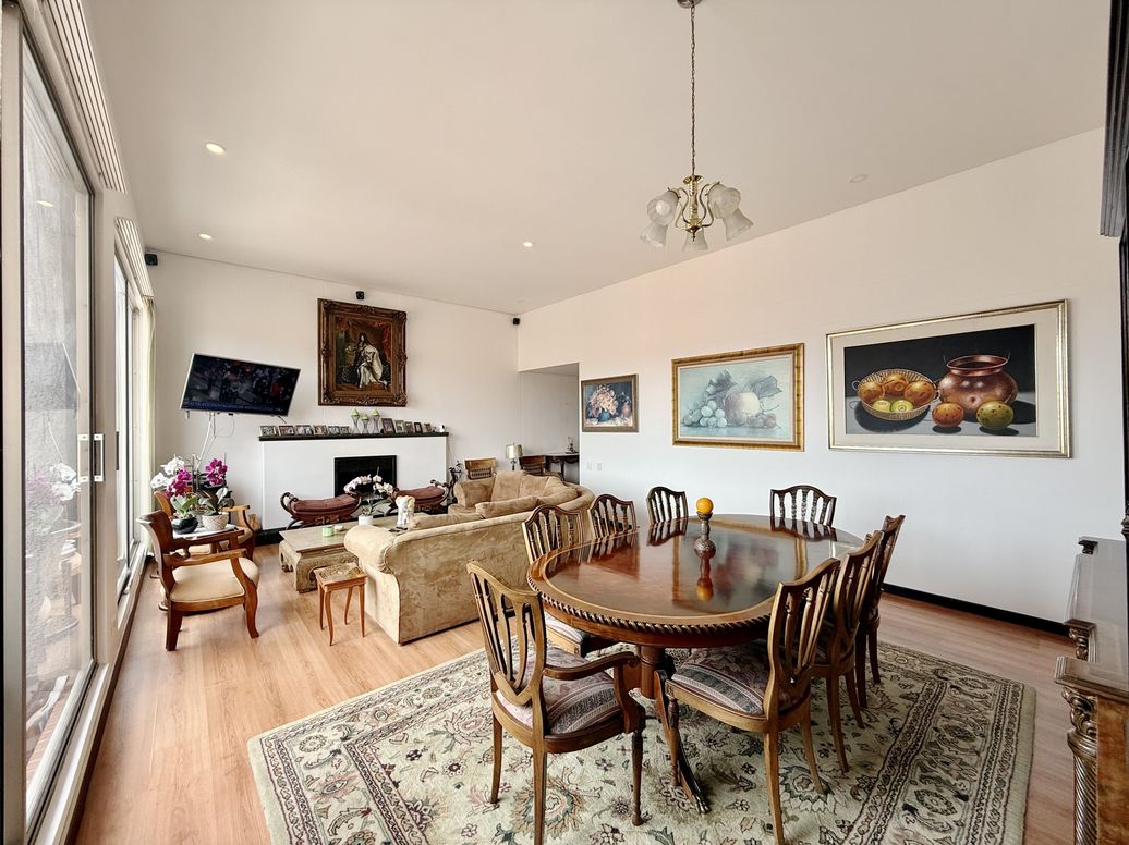 Apartamento de 3 alcobas en venta en Cjr Monet, Bogotá, 172 m² · foto 3 de 20