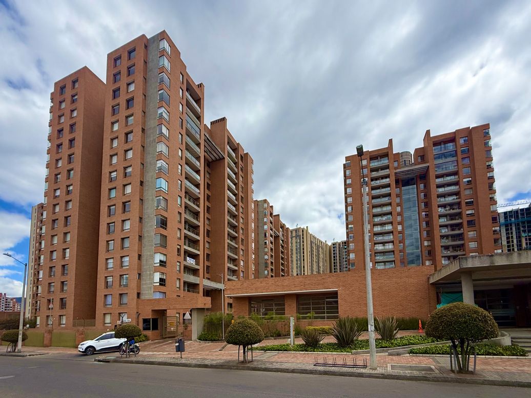 Apartamento de 3 alcobas en venta en Cjr Monet, Bogotá, 172 m² · foto 19 de 20
