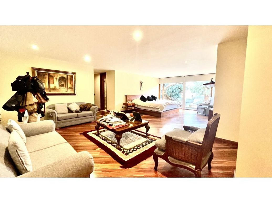Casa de 4 alcobas en venta en Bosque De Pinos, Bogotá, 980 m² · foto 3 de 20