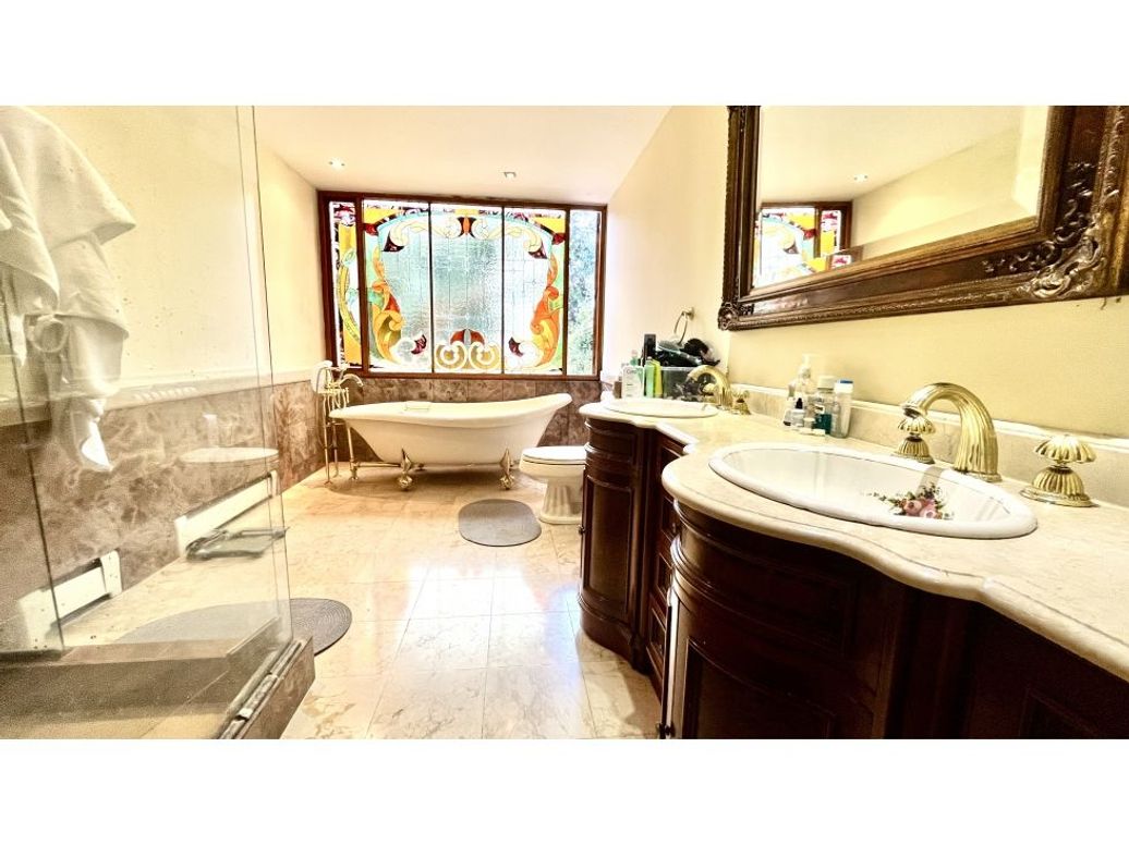 Casa de 4 alcobas en venta en Bosque De Pinos, Bogotá, 980 m² · foto 6 de 20