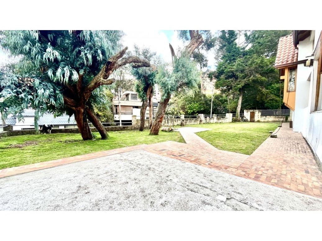 Casa de 4 alcobas en venta en Bosque De Pinos, Bogotá, 980 m² · foto 2 de 20