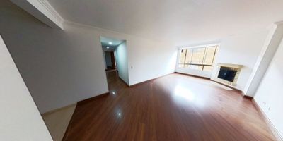 Amplio, luminoso y con excelente ubicación en el norte de la ciudad

Este hermoso apartamento de 91m² te ofrece la comodidad y amplitud que tu familia merece. Cada espacio ha sido diseñado para brindar bienestar y funcionalidad, con una distribución moderna que permite disfrutar de ambientes luminosos, acogedores y llenos de armonía.

Ubicado en un edificio tranquilo y seguro, podrás disfrutar de zonas comunes ideales para el descanso y la convivencia, como gimnasio, salón comunal y área infantil, además de la tranquilidad que brinda la vigilancia privada las 24 horas.

Su ubicación privilegiada te conecta con lo mejor del norte de Bogotá: cerca de centros comerciales, colegios reconocidos, universidades, tiendas y supermercados, además de contar con excelentes vías de acceso y transporte público.

Libre de gravamen y apto para financiación con todos los bancos, este apartamento representa una oportunidad única para vivir con estilo, confort y ubicación estratégica.

Agenda tu visita y descubre un lugar donde la amplitud, la luz y la tranquilidad se combinan para ofrecerte el hogar que siempre soñaste.

H1.

