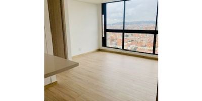 area 40 mts, piso alto exterior, una habitación amplia con baño y clóset, sala con cocina abierta y barra tipo americana, zona de lavandería, baño social, 1 parqueadero cubierto, Edificio con ascensor, gimnasio y terraza panorámica, gimnasio, terraza, salón social, Renta $2 Millones de Pesos Mensuales más Administración. apts c-dos 

