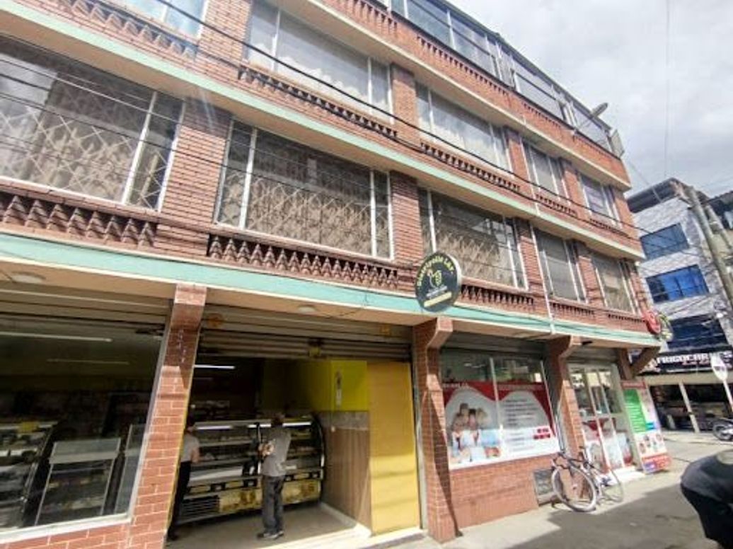 Casa de 9 alcobas en venta en Aures, Bogotá, 336 m² · foto 2 de 13