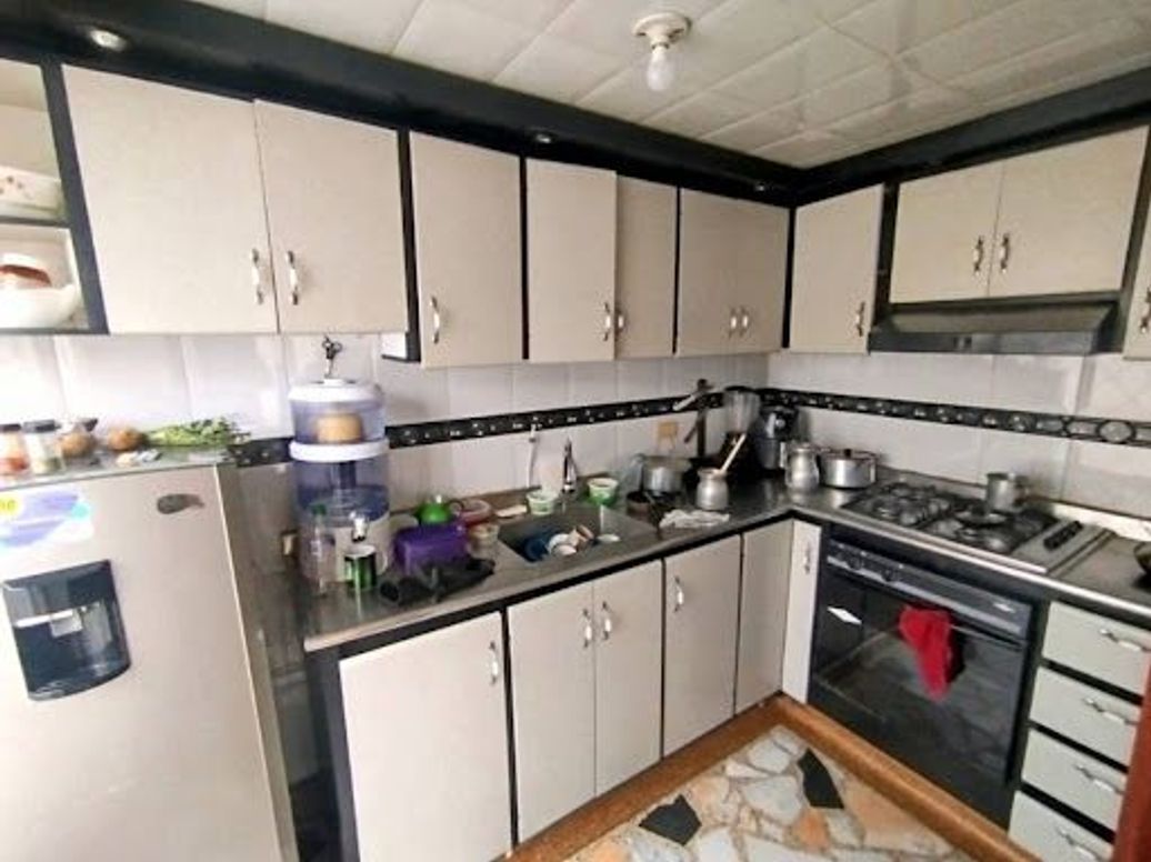 Casa de 9 alcobas en venta en Aures, Bogotá, 336 m² · foto 5 de 13