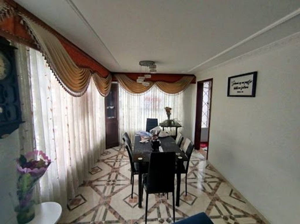 Casa de 9 alcobas en venta en Aures, Bogotá, 336 m² · foto 6 de 13