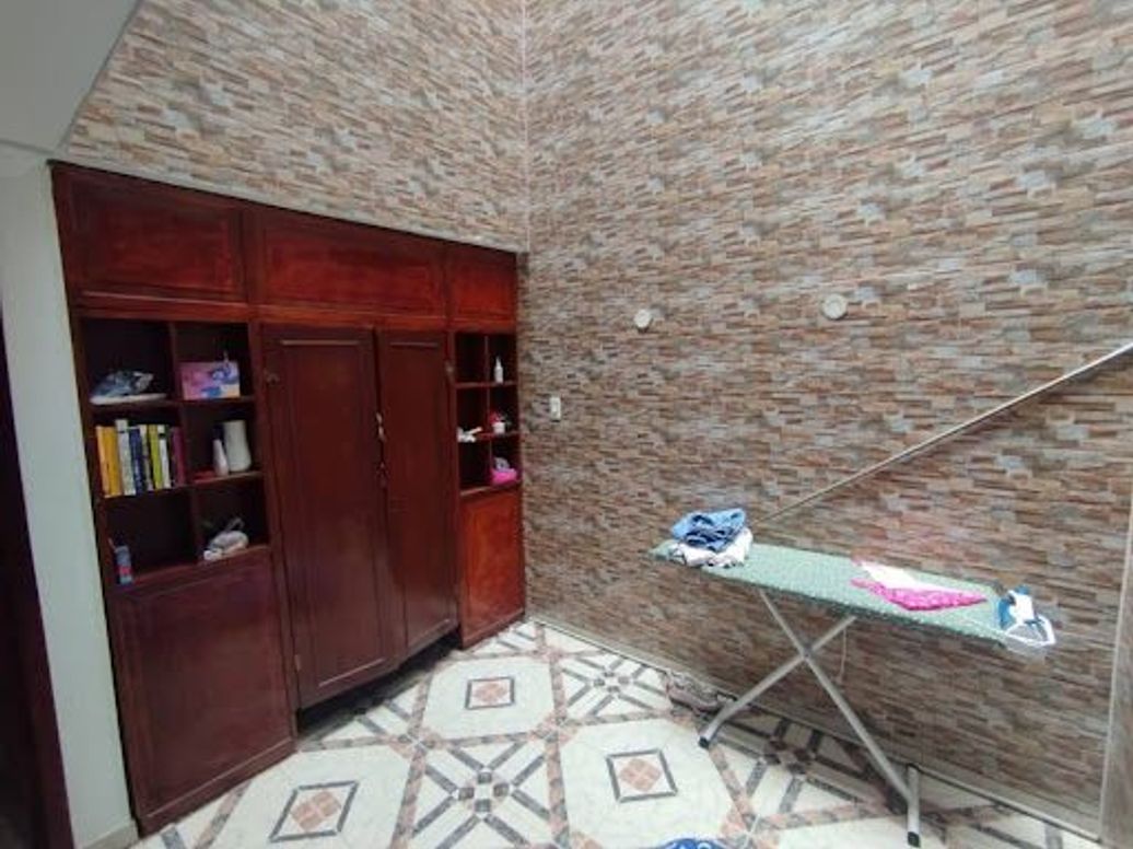 Casa de 9 alcobas en venta en Aures, Bogotá, 336 m² · foto 13 de 13