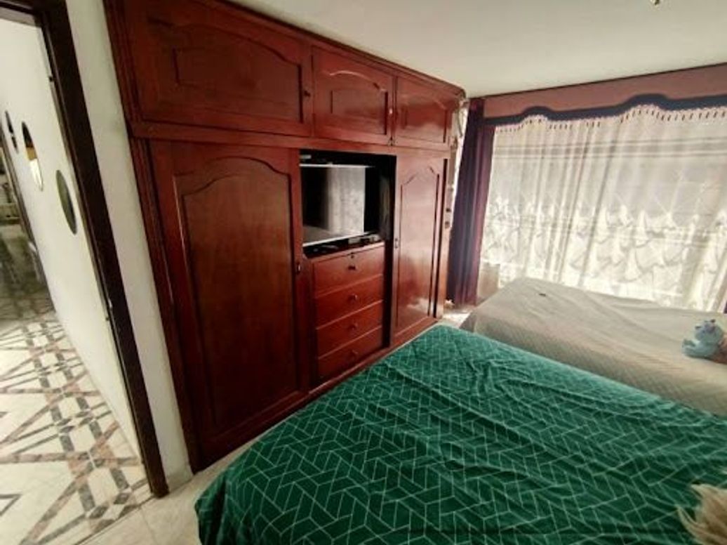 Casa de 9 alcobas en venta en Aures, Bogotá, 336 m² · foto 8 de 13