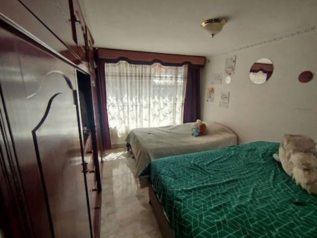 Casa de 9 alcobas en venta en Aures, Bogotá, 336 m² · foto 9 de 13