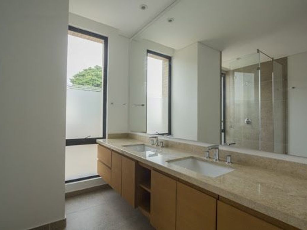Apartamento de 3 alcobas en venta en Santa Barbara Alta, Bogotá, 290 m² · foto 11 de 20