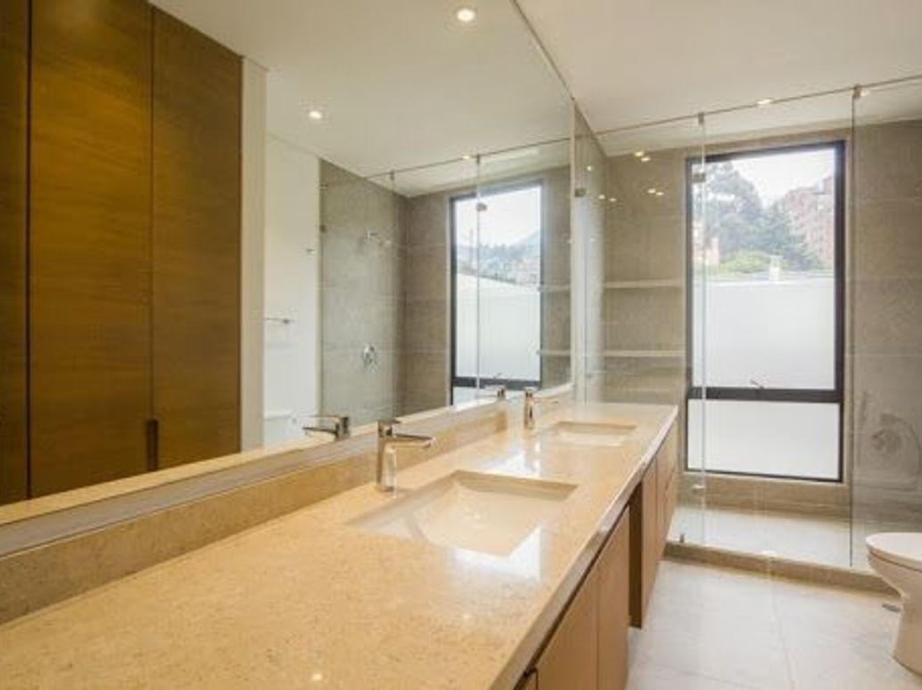 Apartamento de 3 alcobas en venta en Santa Barbara Alta, Bogotá, 189 m² · foto 7 de 20