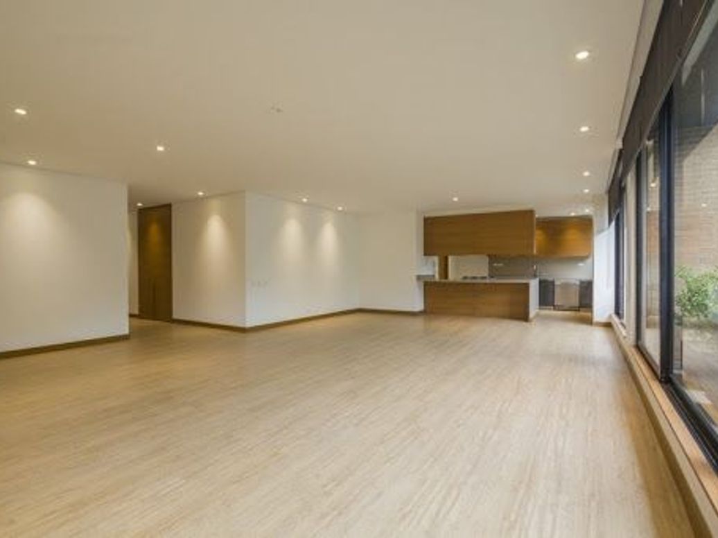 Apartamento de 3 alcobas en venta en Santa Barbara Alta, Bogotá, 225 m² · foto 4 de 20