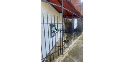 LOCAL EN ARRIENDO SECTOR ROBLEDO PAJARITO
UBICACIÓN: ROBLEDO PAJARITO
CANON DE ARRENDAMIENTO: $1.500.000
CÓDIGO DEL INMUEBLE: 3033
60 METROS CUADRADOS
1 PRIMER PISO
1 HABITACIONES
1 BAÑO
1 SALA COMEDOR
ZONA DE ROPAS
PATIO
COCINETA
RED DE GAS
ESTRATO 2
PARQUEADERO COMUN
ILUMINACIÓN: BUENA ILUMINACIÓN NATURAL
UBICACIÓN: EXCELENTE ACCESO Y CERCANÍA A SERVICIOS PRINCIPALES
PARA MÁS INFORMACIÓN, COMUNÍCATE CON NOSOTROS A TRAVÉS DE:
WHATSAPP: 3105385707
