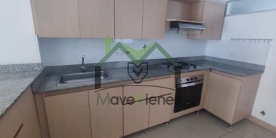 Apartamento en zona céntrica de sabaneta ,sector aves maria ,con buen acceso a transporte ,cerca al parque, 2 alcobas,2 Vestier, 1 closet , 2 balcones ,parqueadero y cuarto útil.contáctanos este hogar tiene todo para que estés a gusto y en familia.3234379859-3218679293