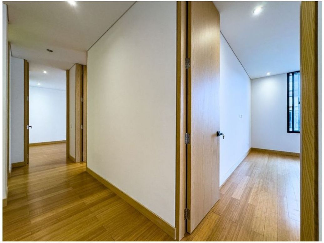 Apartamento de 3 alcobas en venta en Chicó Norte, Bogotá, 171 m² · foto 10 de 16