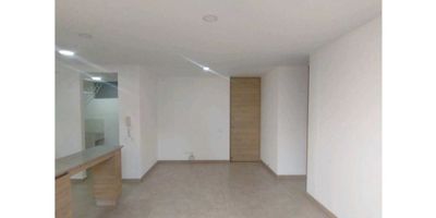 Apto cerca al ces de Sabaneta, con buenos acabados, alcoba principal amplia, sector plano y tranquilo.Codigo inmobiliaria 9623712