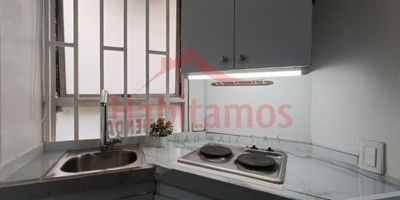 Aparta estudio con área de 15m2, estrato 5.Ubicado en una zona residencial tranquila, tendrás colegios, supermercados y transporte público a pocos pasos, Ideal para vivir con comodidad sin perder la cercanía a todo lo que necesitas.