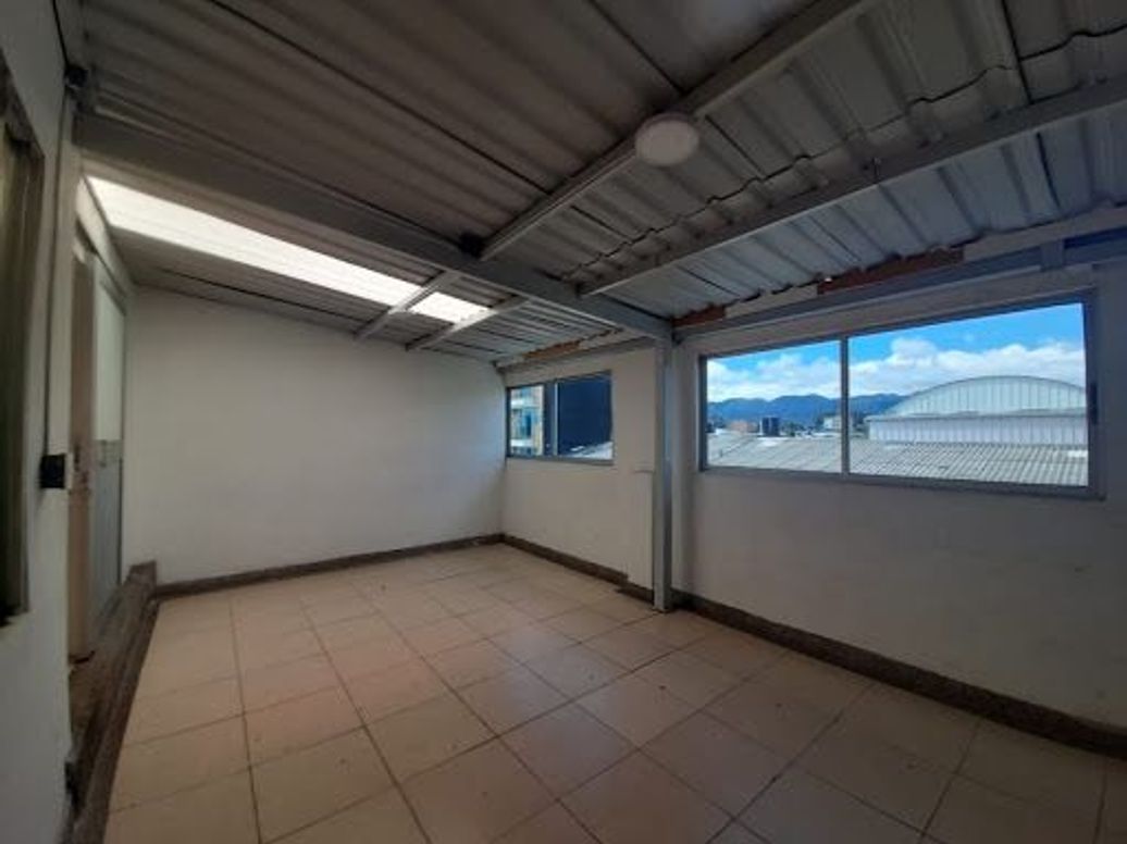 Casa de 5 alcobas en venta en Normandía, Bogotá, 660 m² · foto 19 de 20