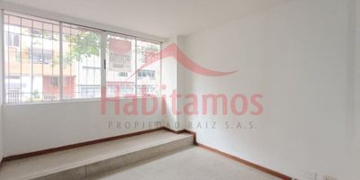 Aparta estudio con área de 37m2, estrato 5.Ubicado en una zona residencial tranquila, tiene transporte público cerca, lo que facilita tus desplazamientos diarios, y está rodeado de colegios, parques y centros comerciales para que tengas todo a la mano. La portería diurna te da mayor seguridad y tranquilidad durante el día.¡! Si lo que buscas es un lugar bien ubicado, con ambiente agradable y con todo lo que necesitas cerca, este apartamento tiene todo lo que esperas ¡!