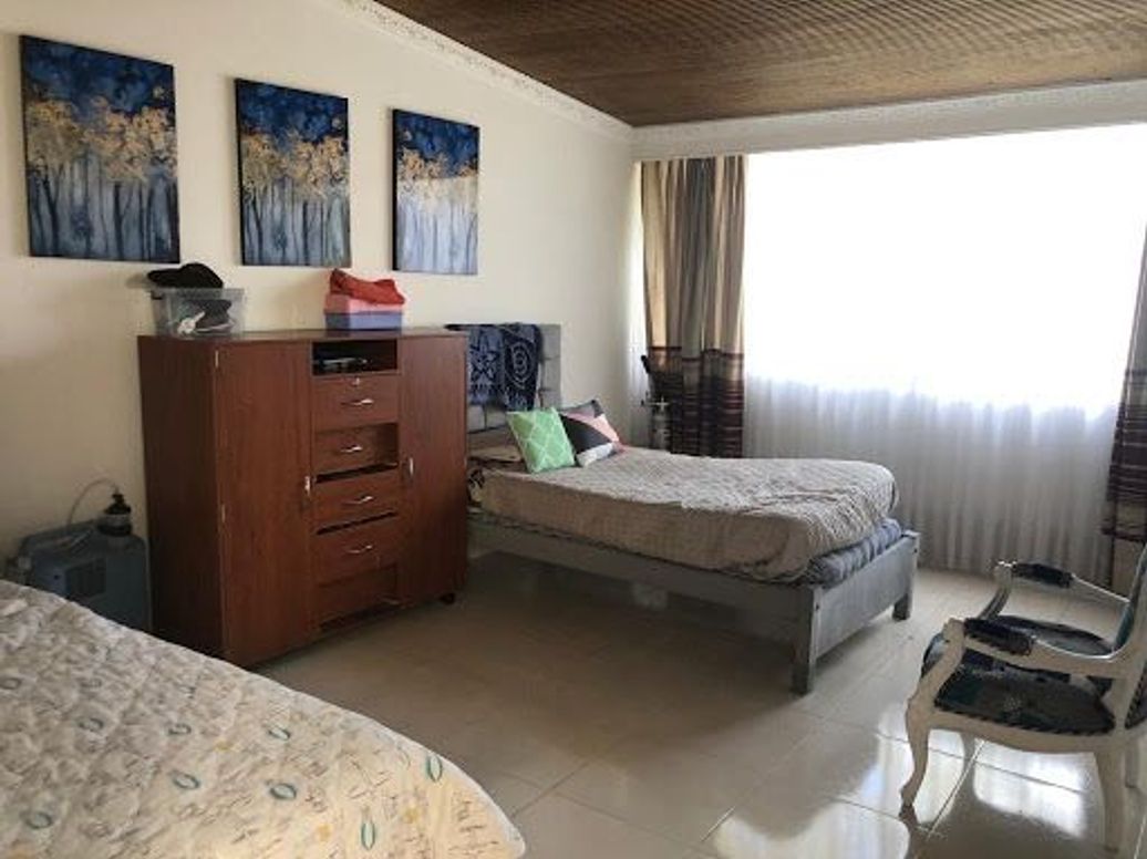 Casa de 5 alcobas en venta en Las Villas, Bogotá, 380 m² · foto 15 de 20