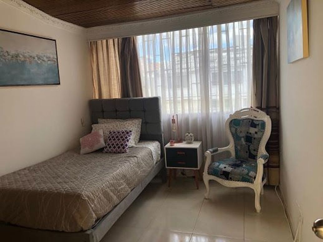 Casa de 5 alcobas en venta en Las Villas, Bogotá, 380 m² · foto 13 de 20