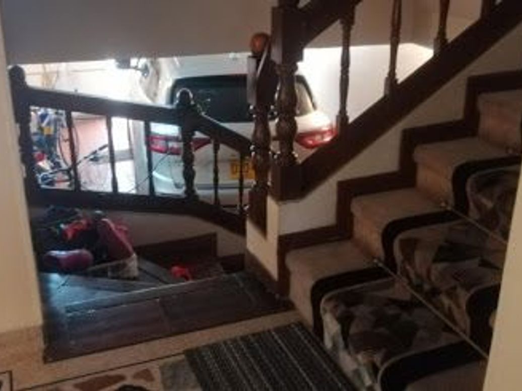 Casa de 4 alcobas en venta en Santa Barbara Central, Bogotá, 445 m² · foto 2 de 20